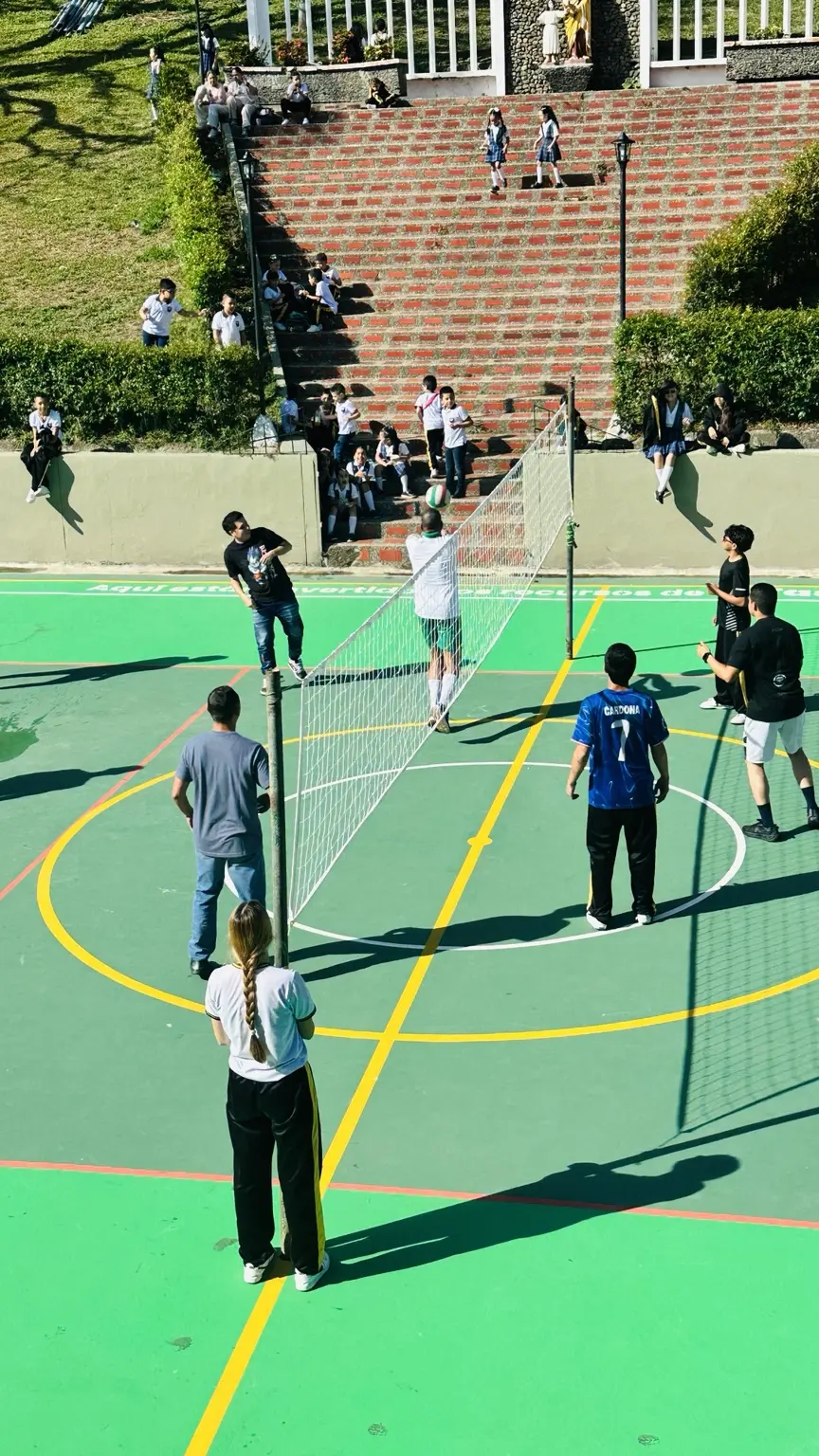 Participantes preparados para recibir el balón